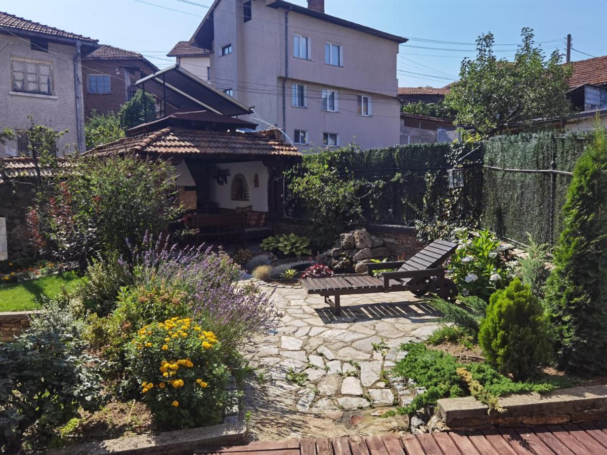 Mira Guest House 도브리니쉬트 외부 사진