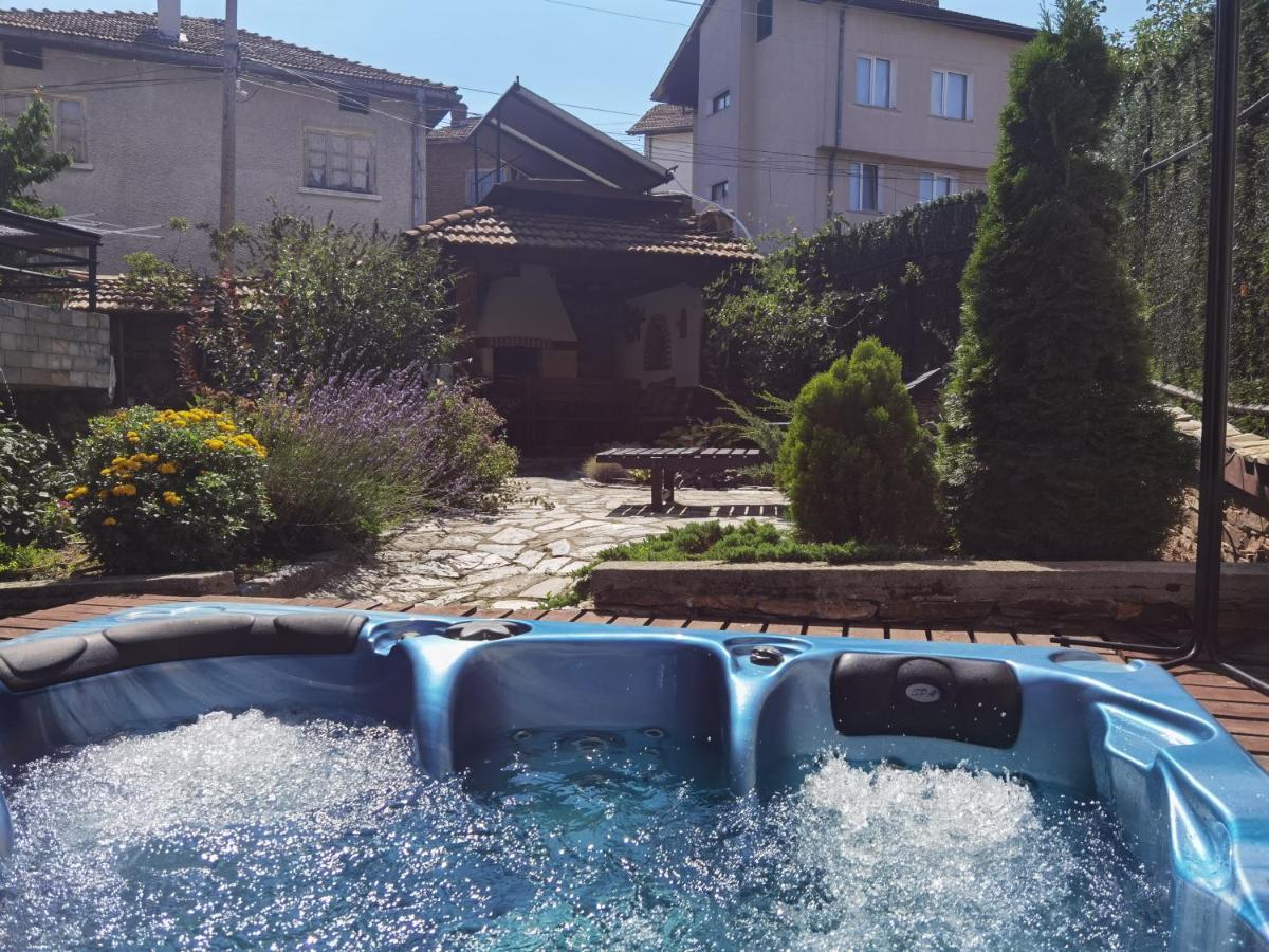 Mira Guest House 도브리니쉬트 외부 사진