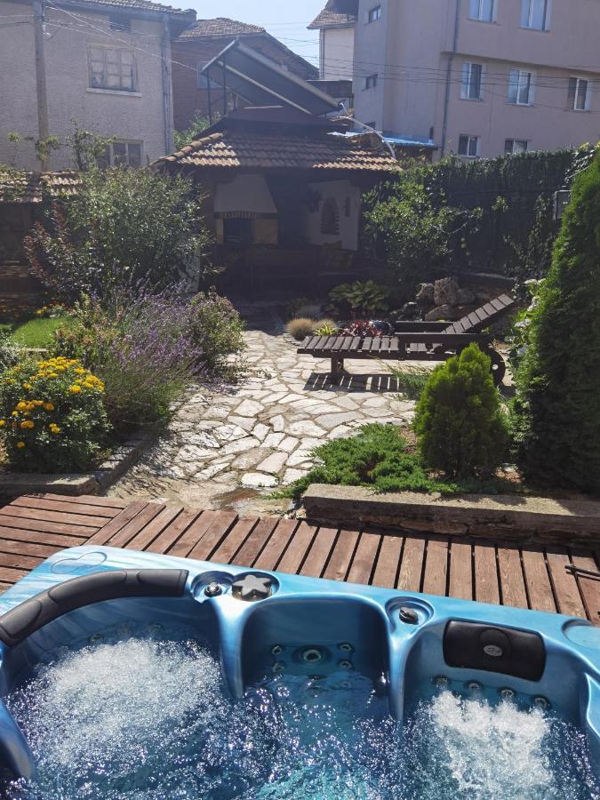 Mira Guest House 도브리니쉬트 외부 사진