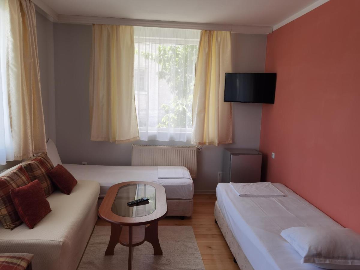 Mira Guest House 도브리니쉬트 외부 사진